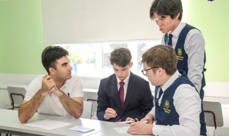 Искусство диалога: в New Tone School прошел второй городской турнир по дебатам